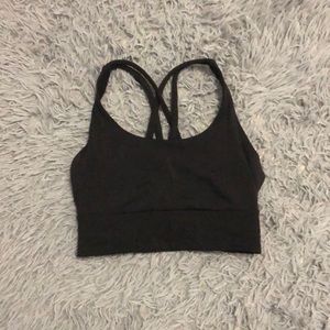 Really comfy and cute black dance top in a women’s extra small from Avia 🖤🫶🏻